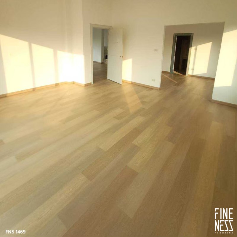 FINENESS FLOORING FNS 1469 พื้น SPC คลิ๊กล็อค ลายไม้ สีไม้โอ๊ค หนา 5.5 มม.