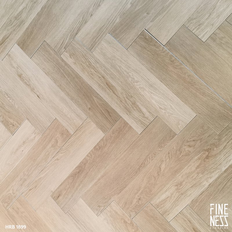 FINENESS FLOORING HRB 1699 พื้น SPC HERRINGBONE  ลายก้างปลา คลิ๊กล็อค สีไม้ไวท์โอ๊ค หนา 5 มม.